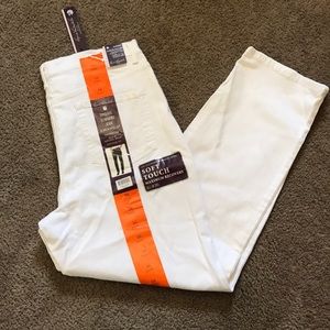 Gloria Vanderbilt white jeans